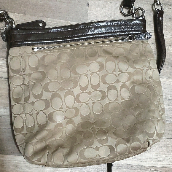 COACH HANDBAG - Picture 11 of 14